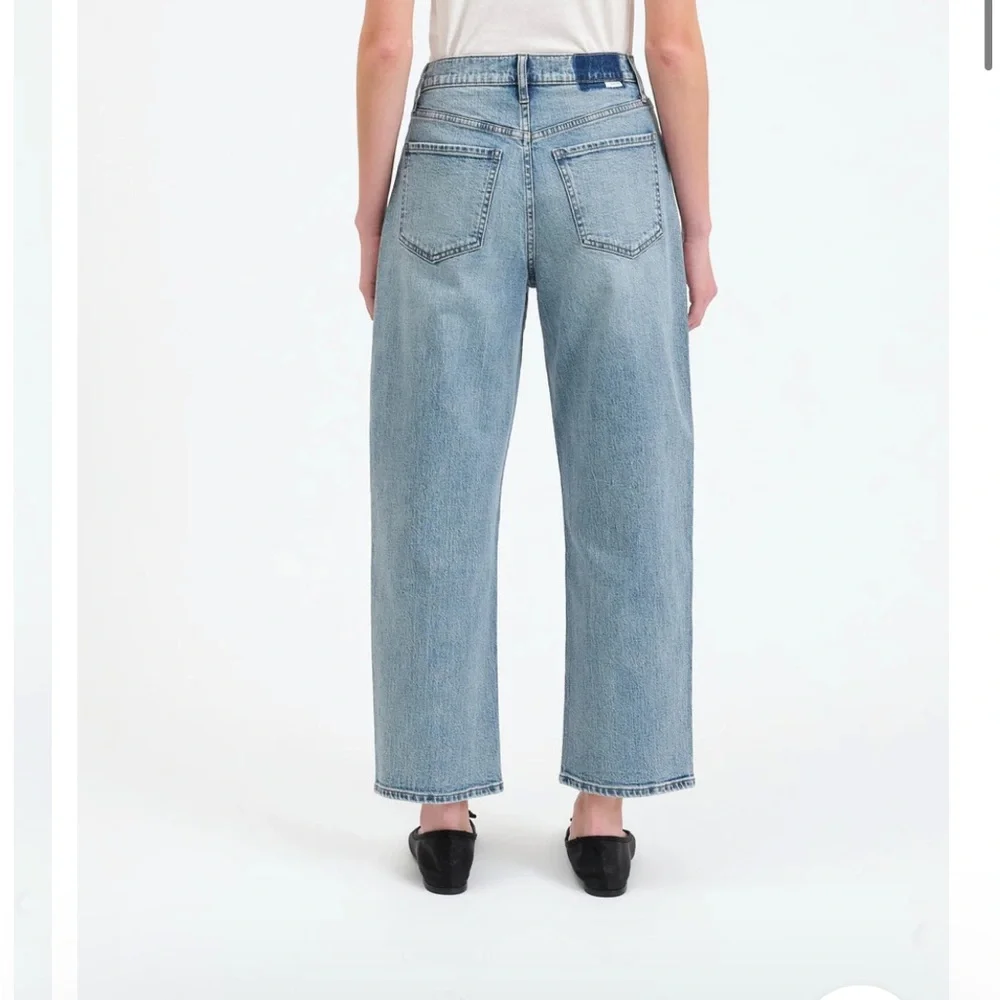 Daze Light Wash High Waisted Barrel Jeans - Picture 2 of 5